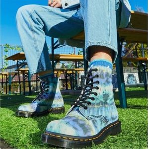 NEW Dr. Martens 1460 Pascal 8 Eye Boots Summer Tie Dye Tumbled Blue Suede